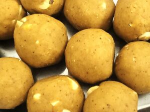 Besan Laddu
