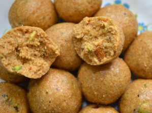 Urad Dal Laddu