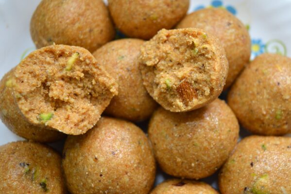 Urad Dal Laddu