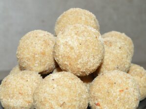 Gond Laddu