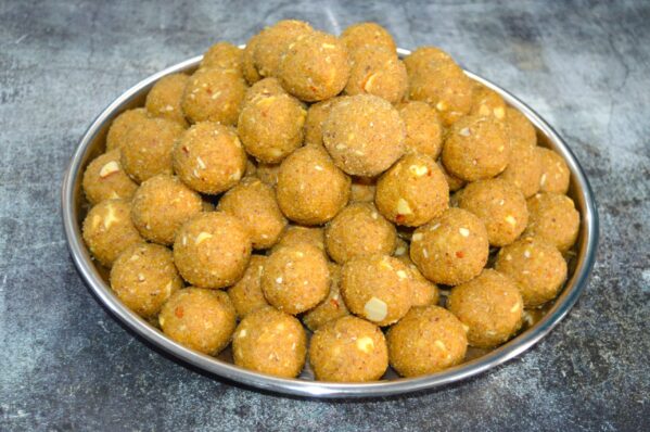 Methi Gond Laddu