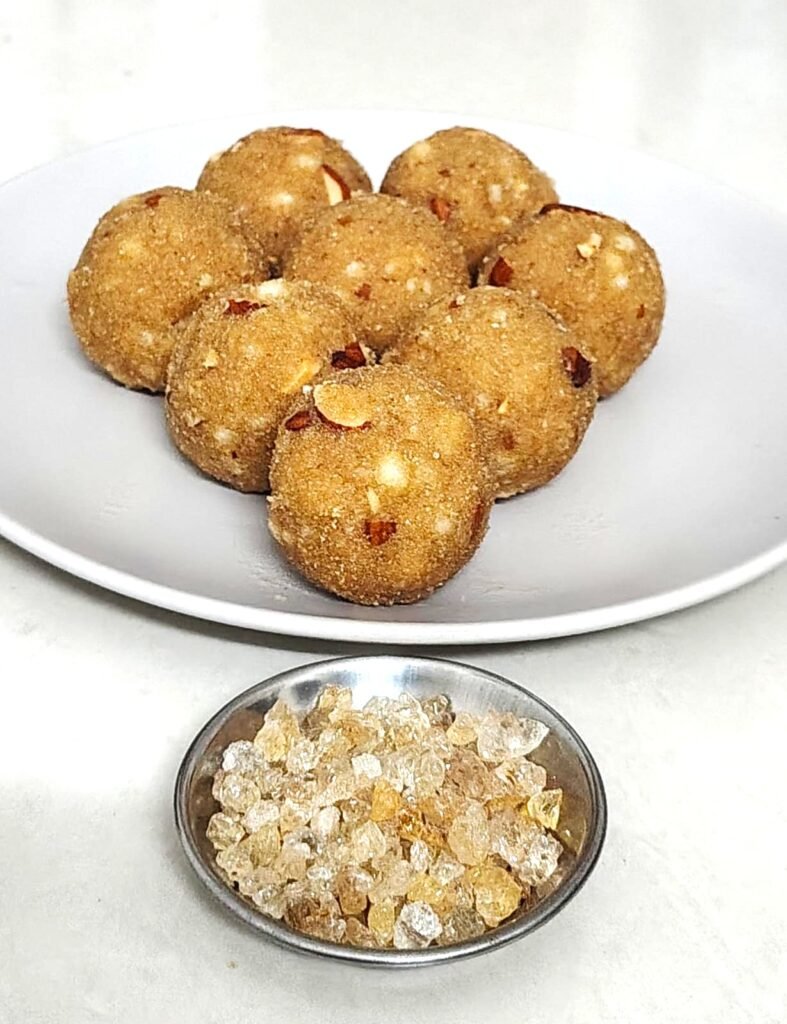 Gond Laddu
