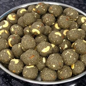 Urad Dal Laddu / Sunnundalu